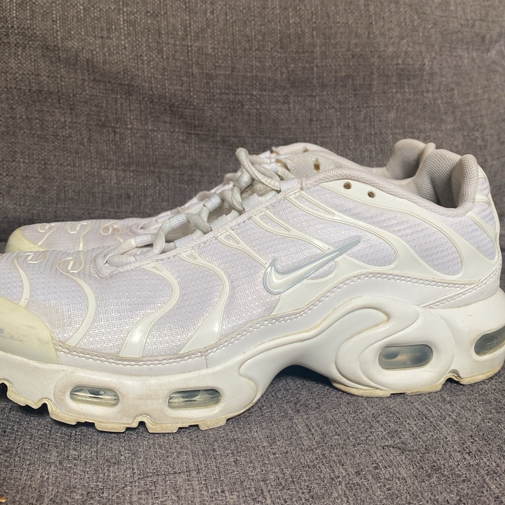 Nike Air Max Plus Sneakers in White - Picture 3 of 7